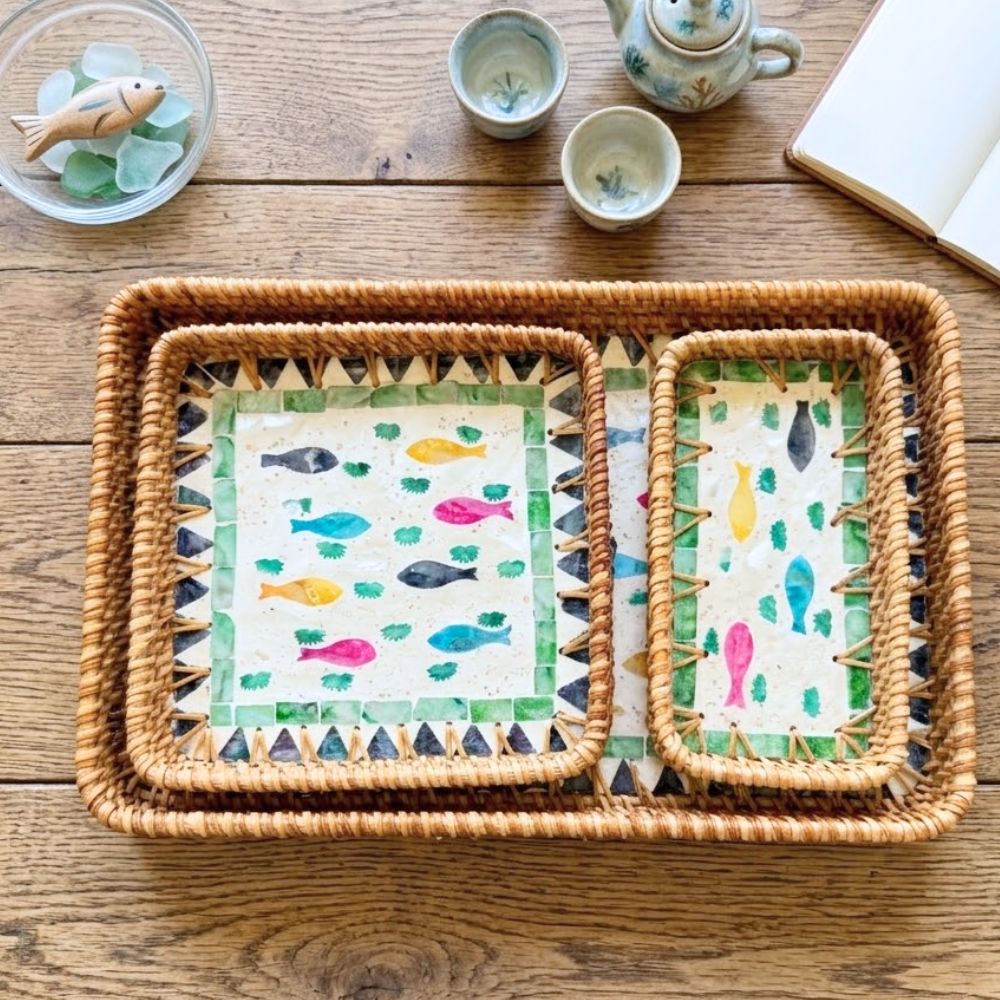 Serving tray rattan with mother of pearl
